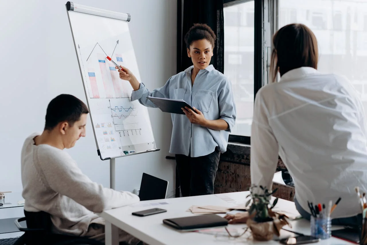 What Are 4 Factors That Determine Economic Growth